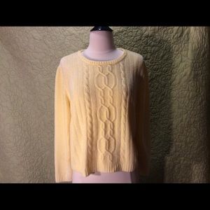 Alfred Dunner yellow sweater. Size Petite, PL.